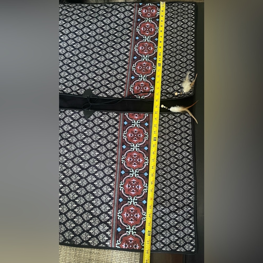 Elegant Black and Red Patterned Poncho - Picture 6 of 13